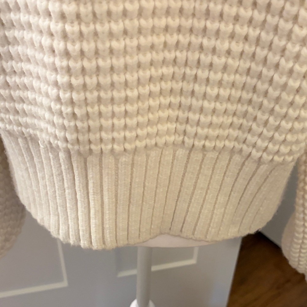 🪵 🔥 Cozy Cream Cable Knit Cardigan 🪵 🔥 - Picture 10 of 13